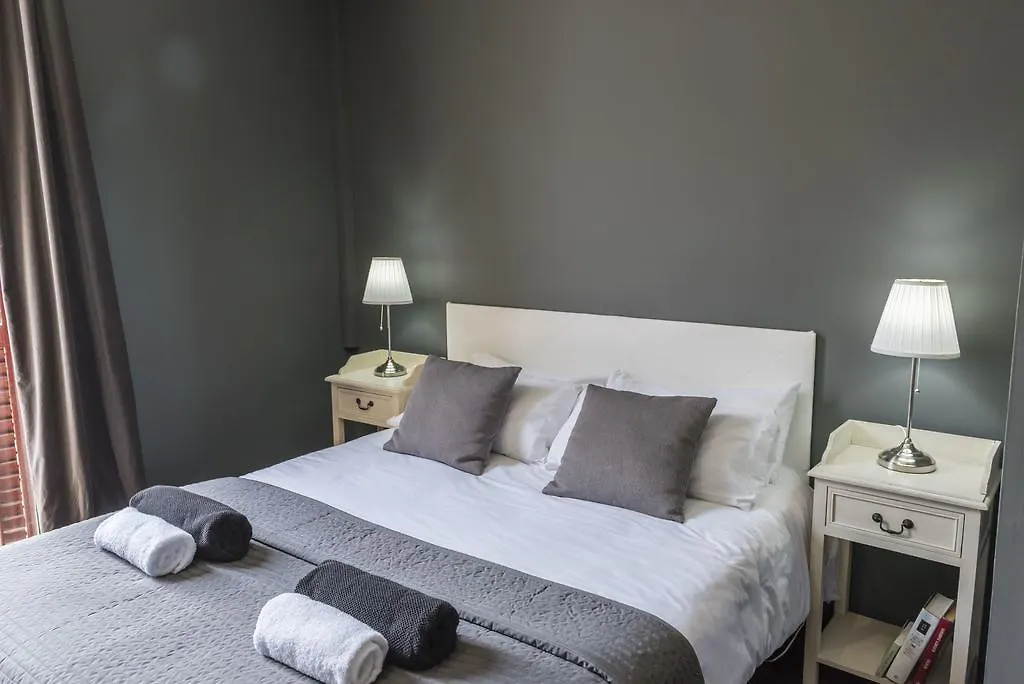 The Vintage Rentals Barcelona Apartment