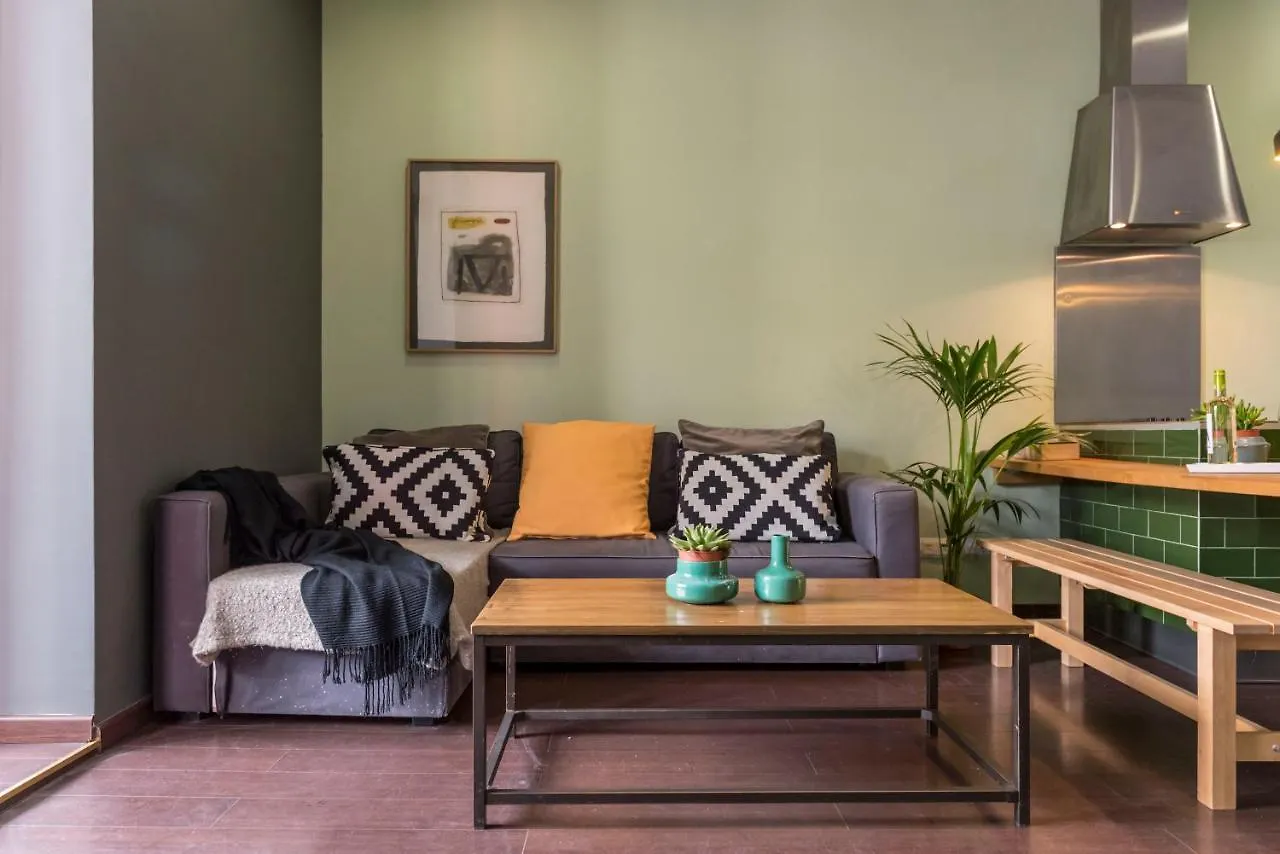 The Vintage Rentals Barcelona Apartment