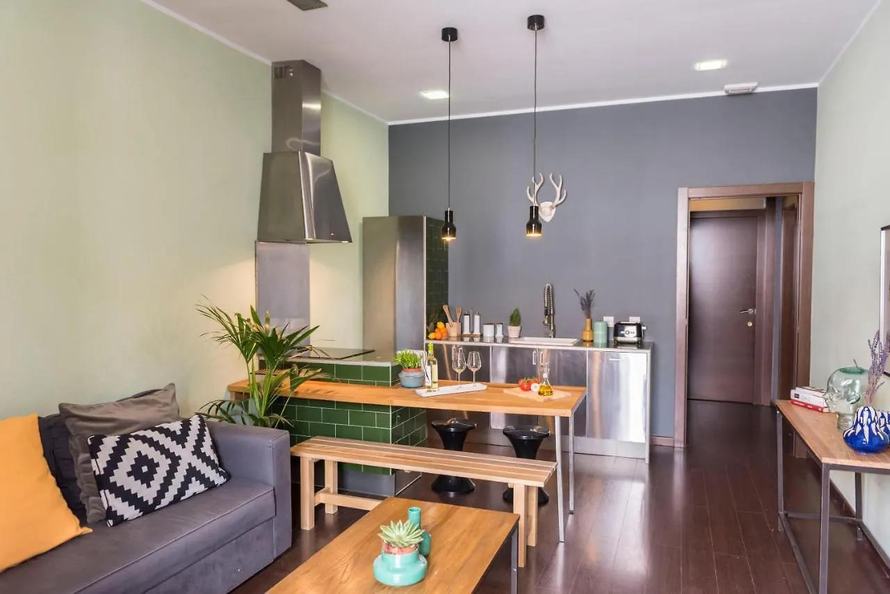 The Vintage Rentals Barcelona Apartment
