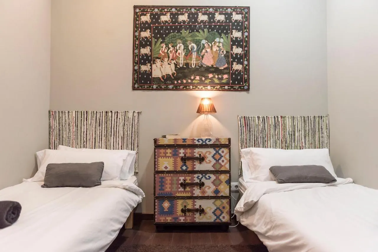 The Vintage Rentals Barcelona Apartment