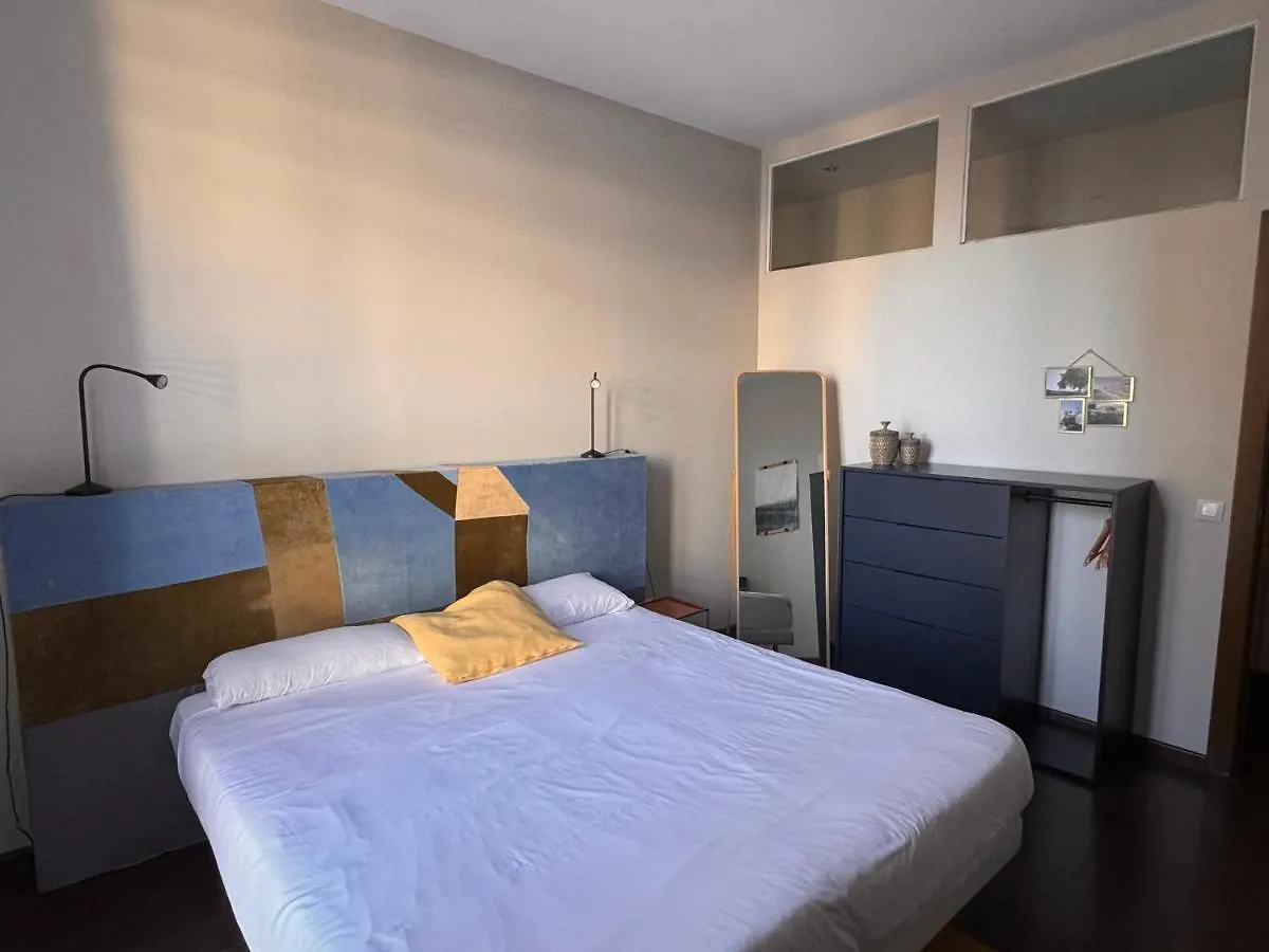 The Vintage Rentals Barcelona Apartment