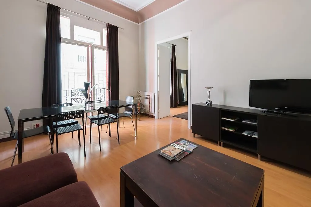 The Vintage Rentals Barcelona Apartment