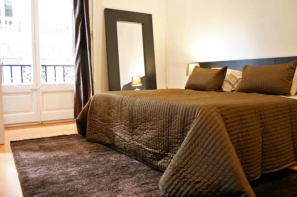 The Vintage Rentals Barcelona Apartment